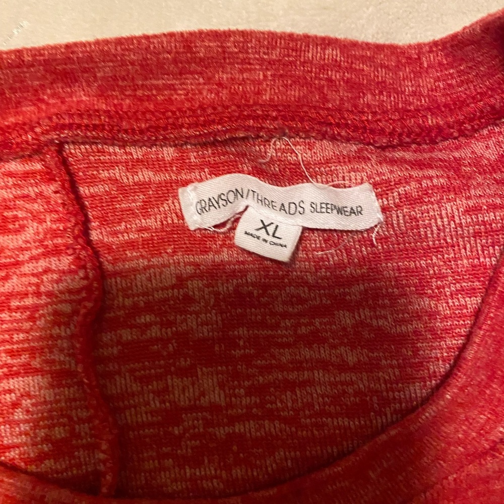 Red sleep sweater - Picture 3 of 3